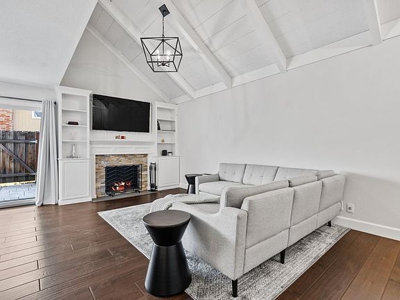 3rd image of 124 Cherry Wood Ct