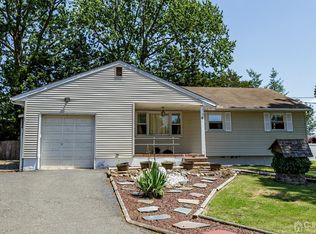4 Lani Ct, Port Reading, NJ 07064