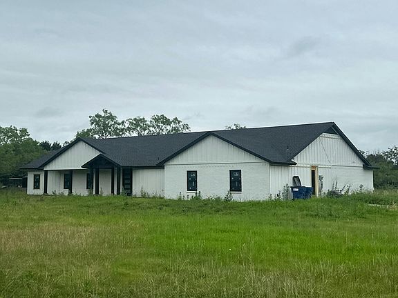 2nd image of 744 Reed Ln