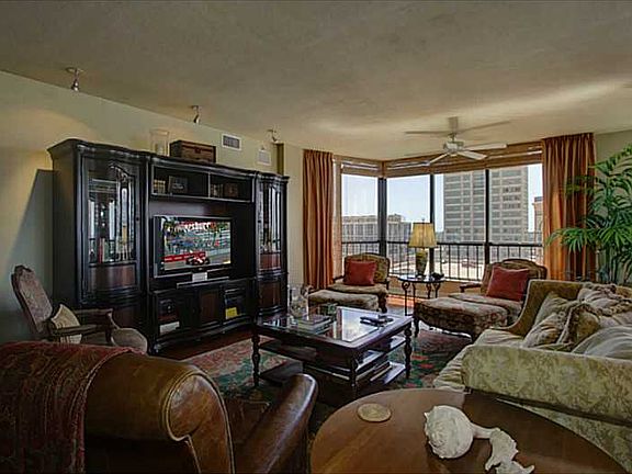 4th image of 1 Beach Dr SE Unit 1414