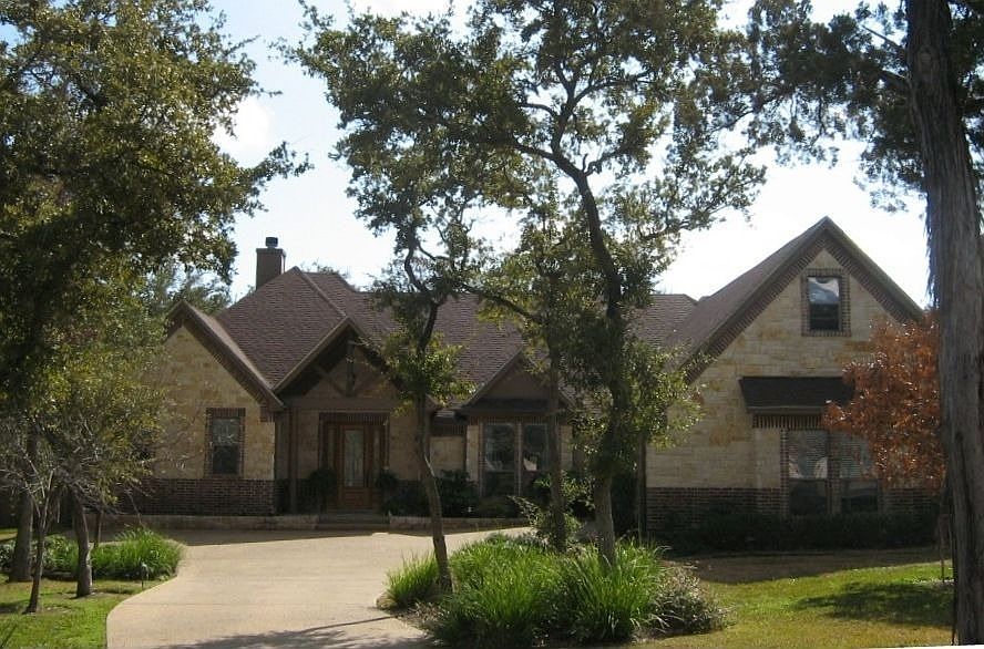 1st image of 162 Claremont Dr