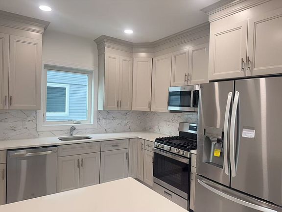 3rd image of 125 Jerome Ave #2