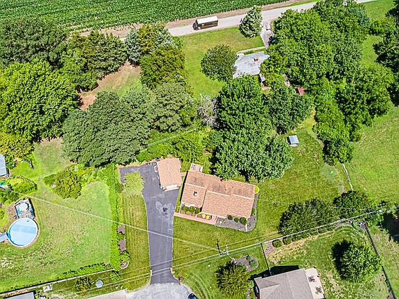 5th image of 8464 Lucord Ln