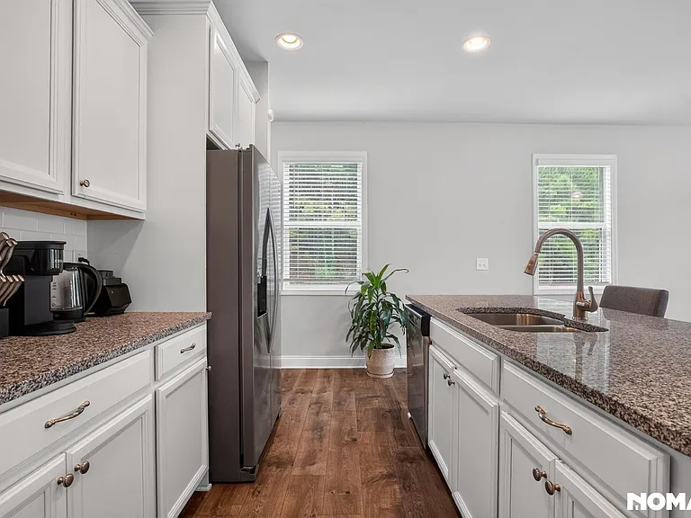 2560 Centennial Cv — Photo 11