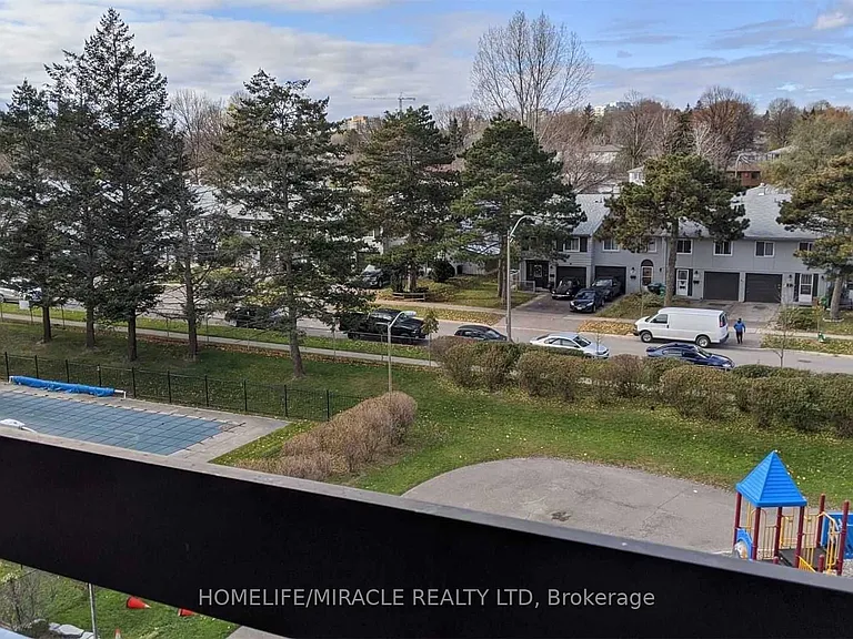 1625 Bloor St E — Photo 2