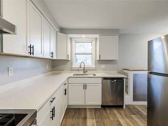 4th image of 56 Chapel St
