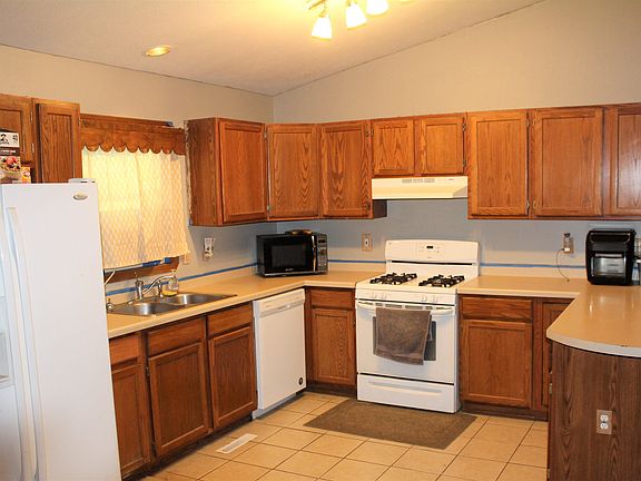 4th image of 229 Picadilly Dr SE