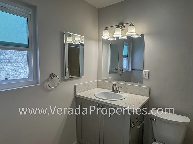 4336 Estrella Ave #4 — Photo 14
