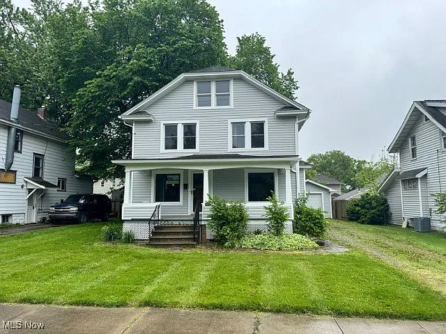 328 Arlington Blvd photo 1