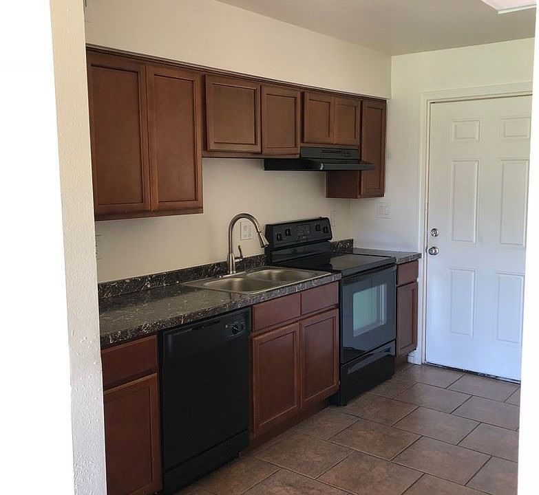 1st image of 3021 N 22nd St APT 02