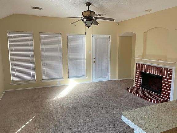 5th image of 4413 Crystal Ln