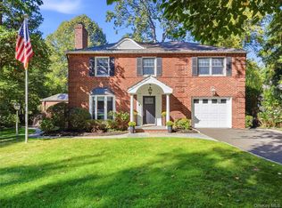 95 Dartmouth Road, Manhasset, NY 11030