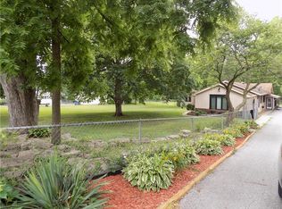 3300 E 38th St, Des Moines, IA 50317