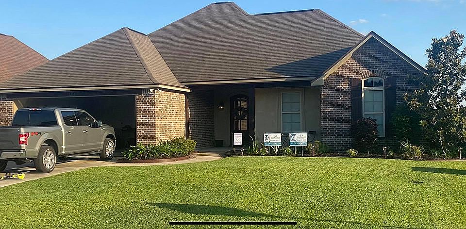 2nd image of 204 Tall Oaks Ln