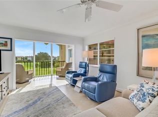 13 High Point Cir N APT 210, Naples, FL 34103