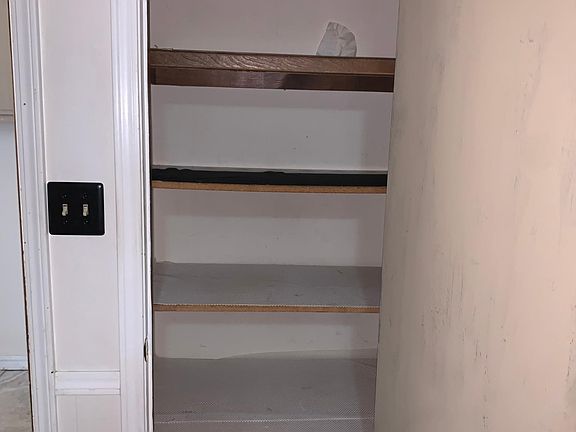 5th image of 523 W Gary St