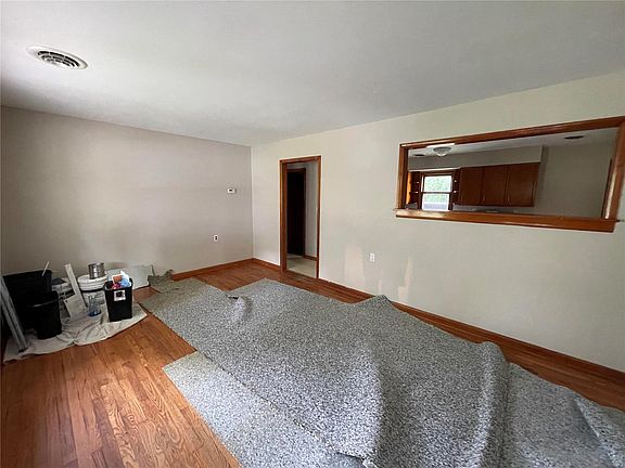 2nd image of 407 E Champ Clark Dr