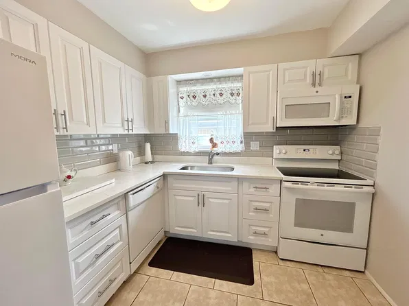 2666 Emory Drive E #D, West Palm Beach, FL 33415