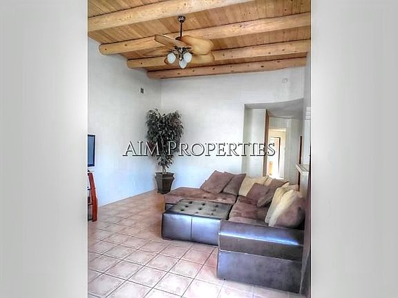 4th image of 7401 Cerros Pl NW