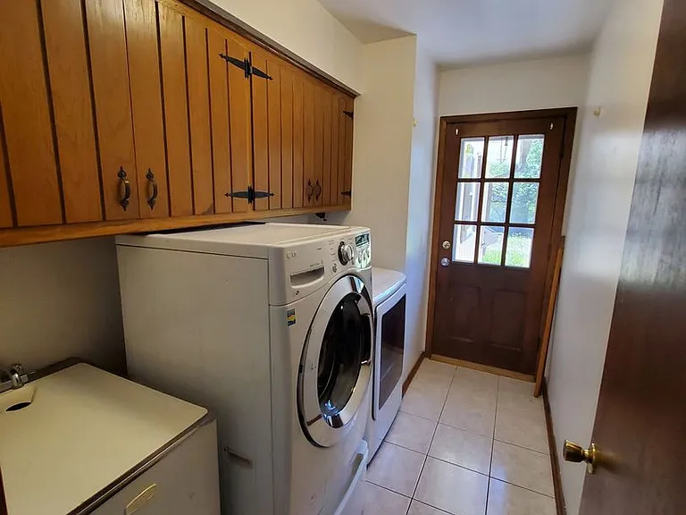 N55W21387 Logan Dr — Photo 12