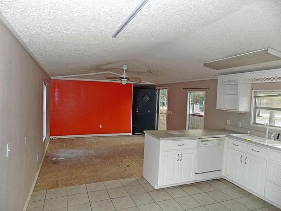 5th image of 2835 Magnolia St
