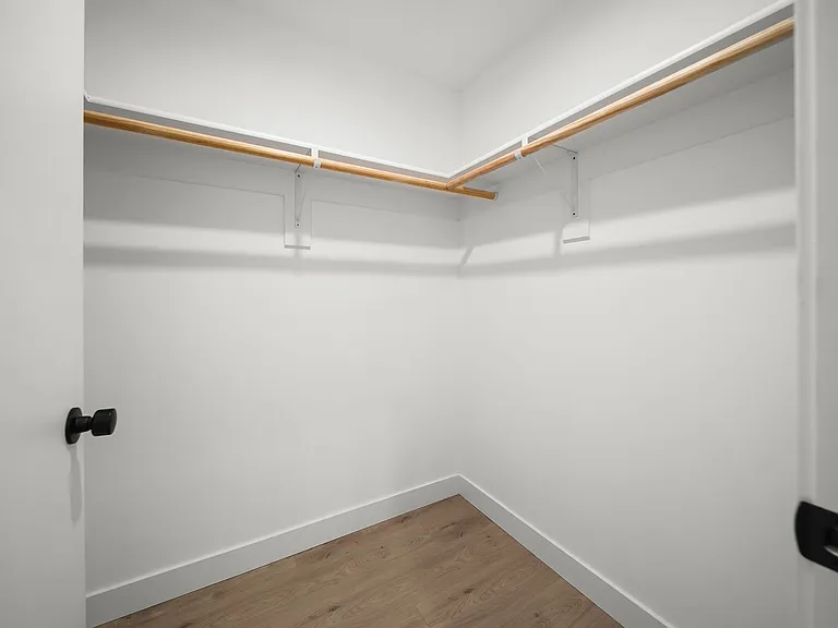 171 S Hoover St — Photo 56