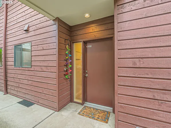 5250 S Landing Dr #108B1, Portland, OR 97239