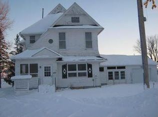 450 Railroad St, Ridgeway, IA 52165