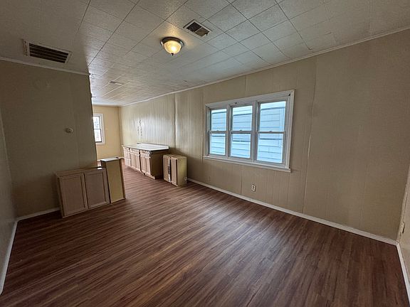 4th image of 540 Willett St #2