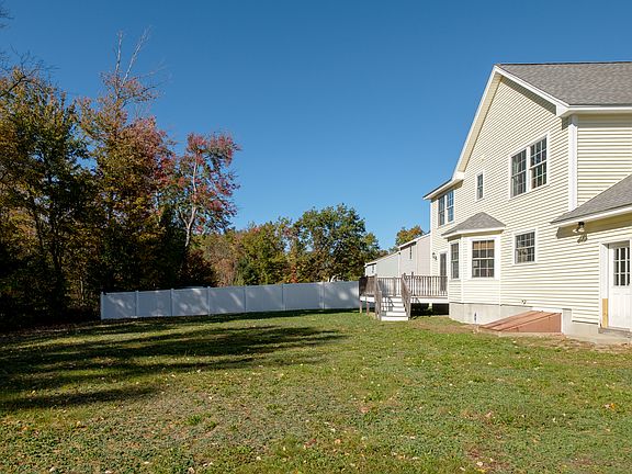 4th image of 13 Seneca Ave