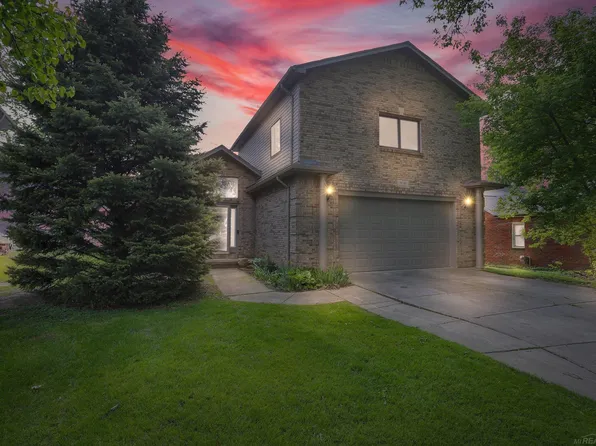 38340 Lakeshore Dr, Harrison Township, MI 48045