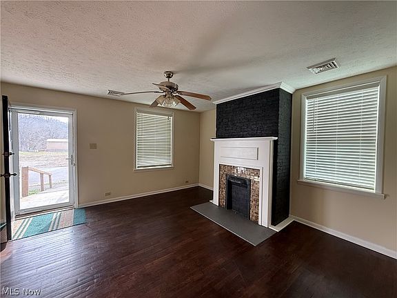 3rd image of 113 Creel St