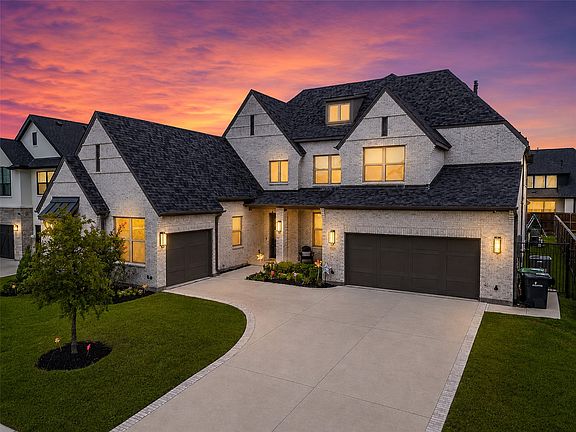 3rd image of 321 Atherton Ct
