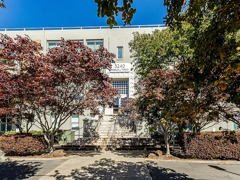 3240 Peralta St #10 — Photo 2