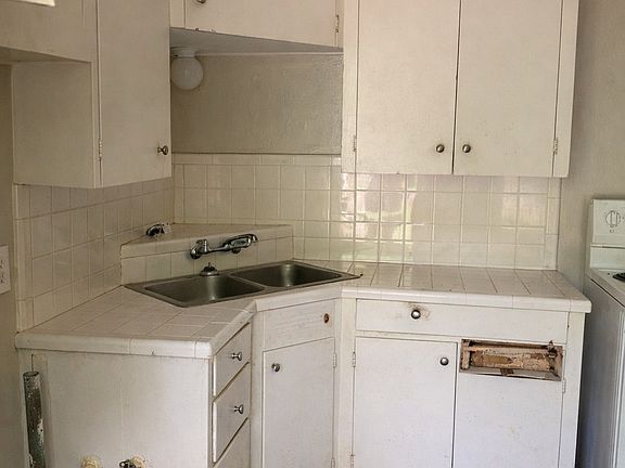 4th image of 3717 Springdale Rd