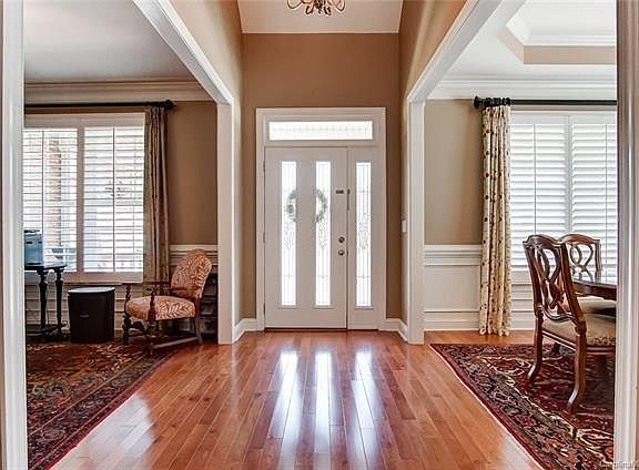 3rd image of 1636 Williamsburg Dr
