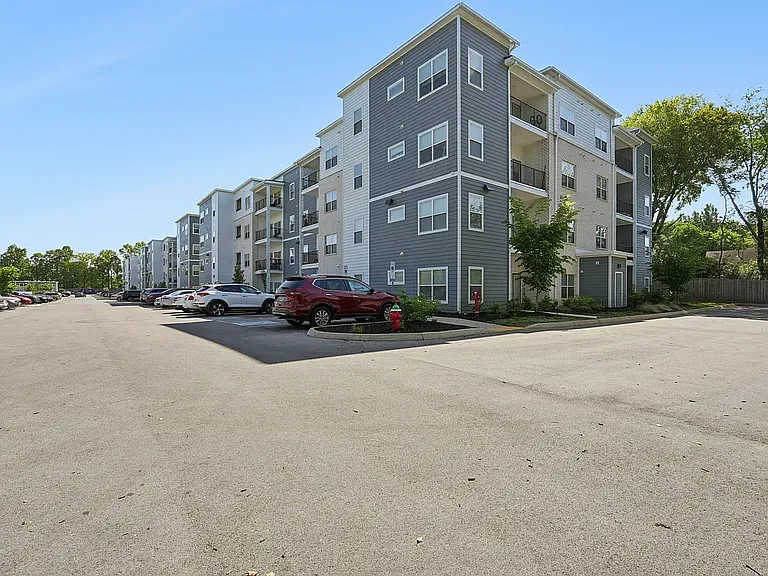 Central Terrace Apartments — Photo 22