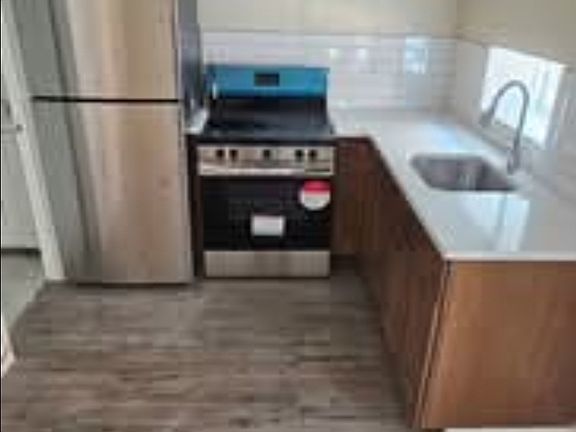 5th image of 446 Main St #4