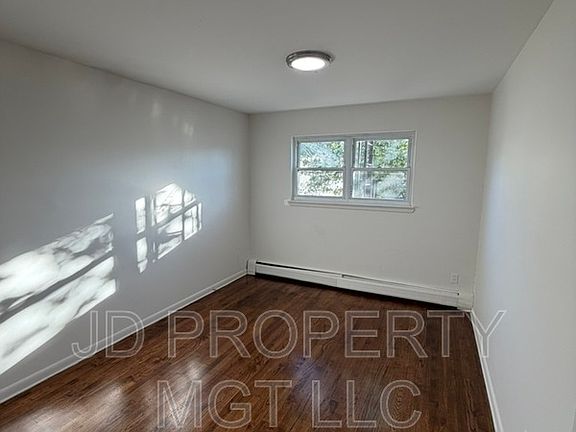 5th image of 458 Walker St APT 2