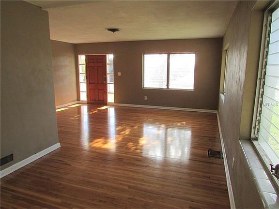 2nd image of 1030 Lakeshore Dr