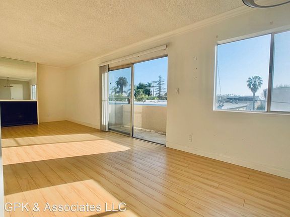 4th image of 3627 Bagley Ave APT 207