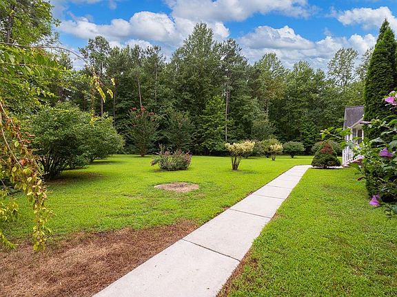 4th image of 1396 Riverwood Dr