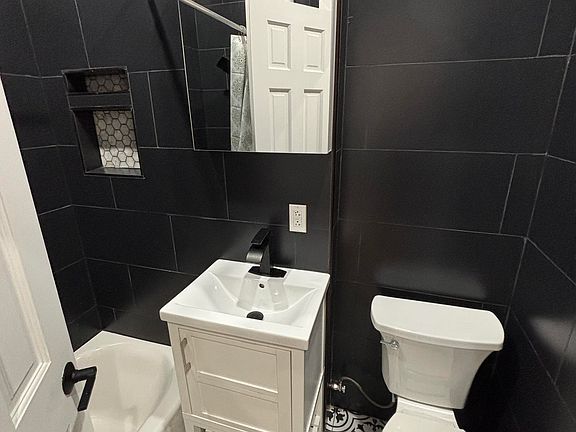 3rd image of 48 Marcy Ave #2