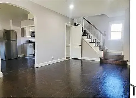 700 E Cold Spring Ln — Photo 1