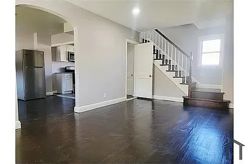 700 E Cold Spring Ln Photo 1