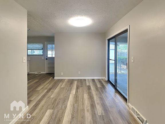 4th image of 4957 Betsy Dr