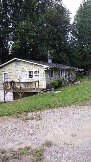 2nd image of 230 Autumn Woods Ln