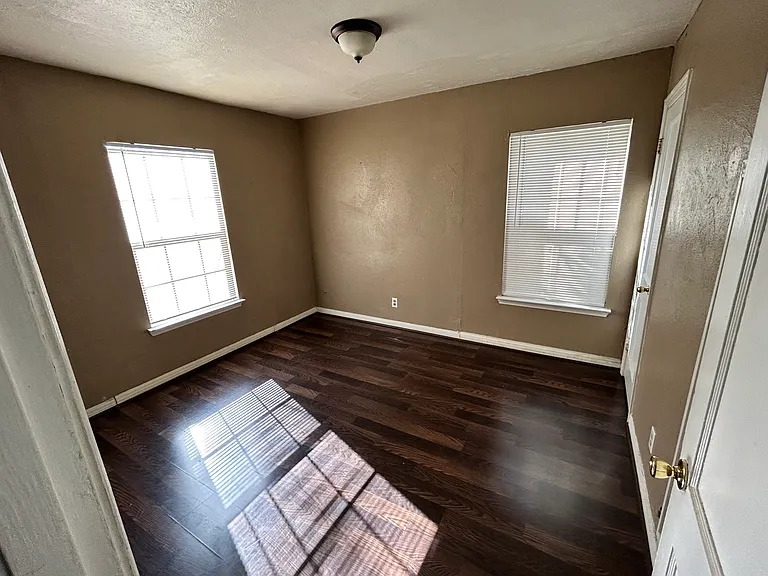 712 Sutton Dr #712 — Photo 5
