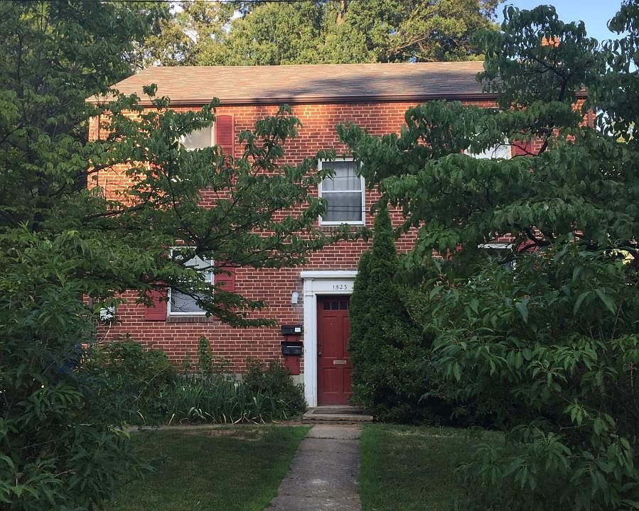 1st image of 1523 N Stafford St APT B