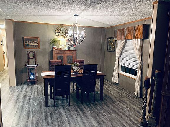 3rd image of 270 Black Oak Dr